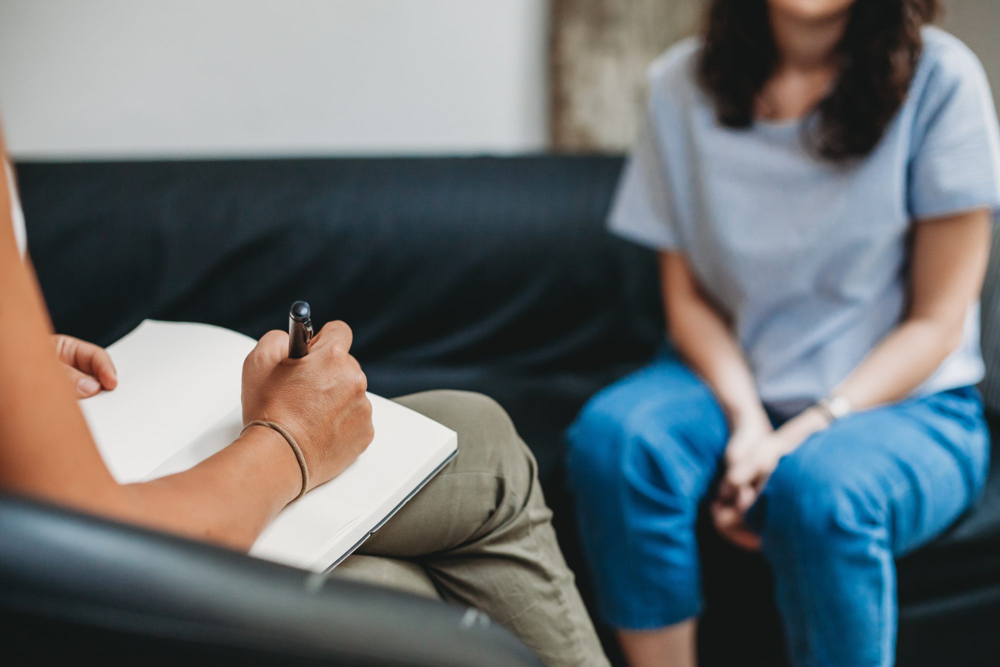 Navigating the Maze: Understanding & Conquering Anxiety Through Therapy